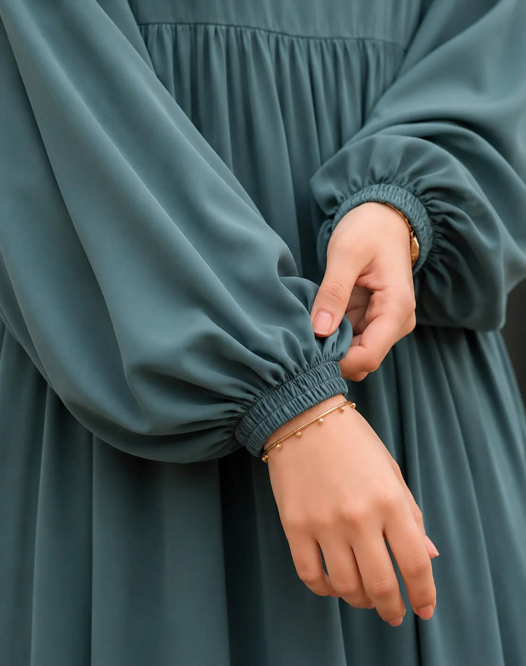 Premium Wool Peach Abaya Set with Matching Stoller