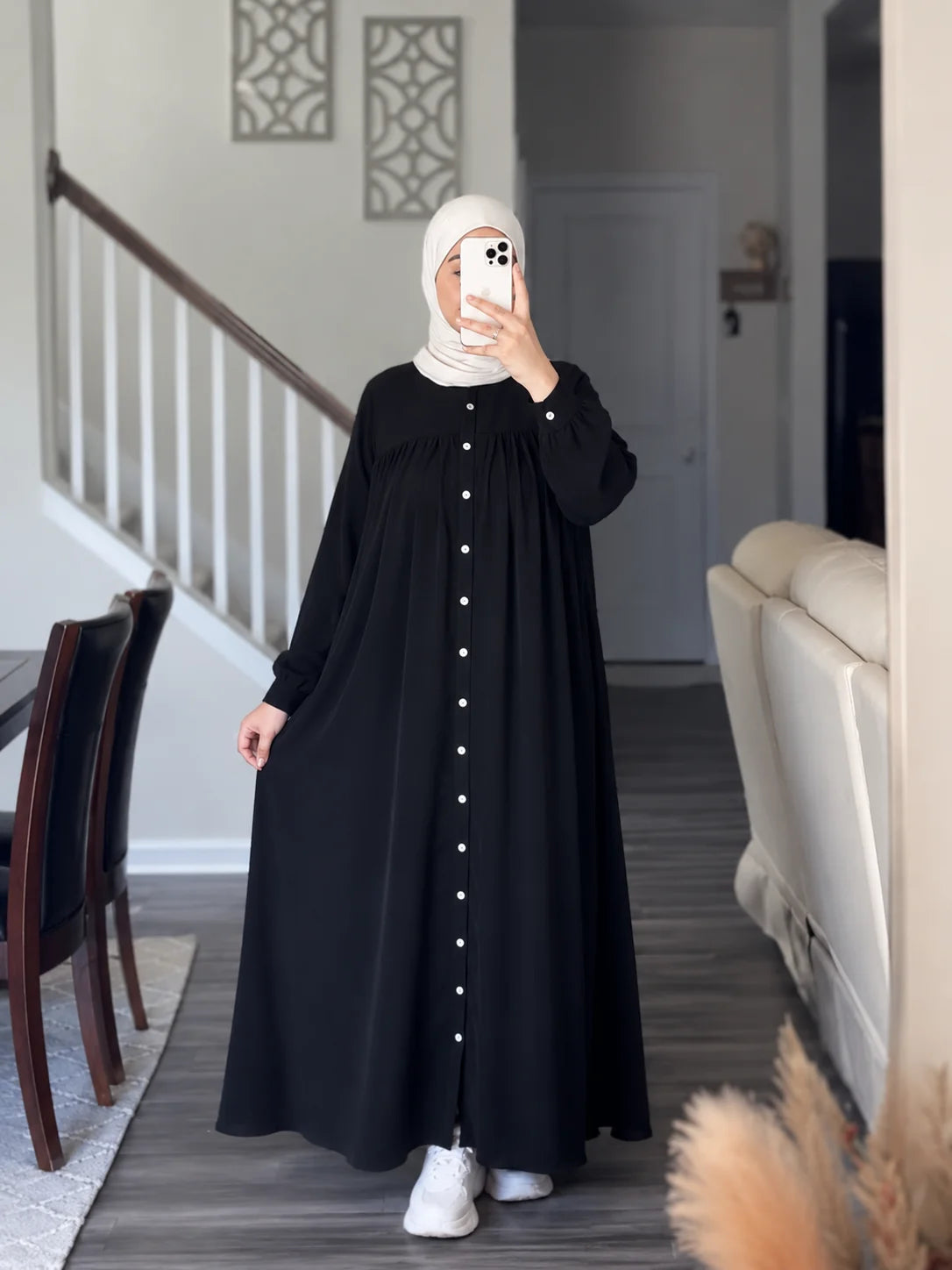 Button Essence Abaya