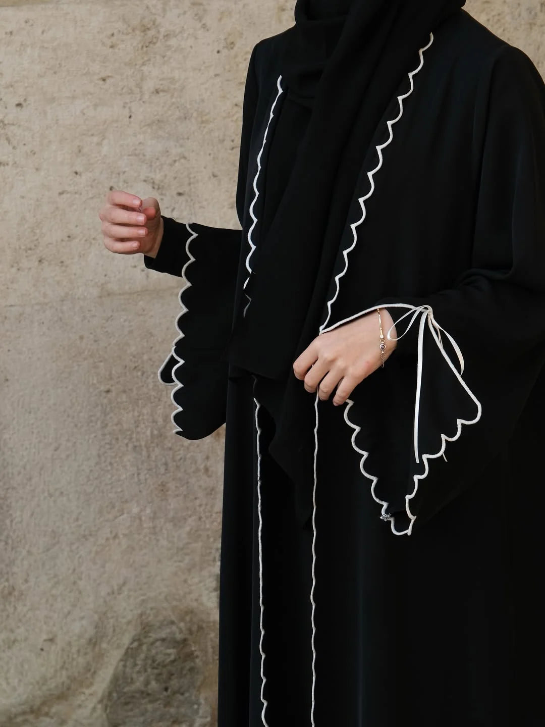 Luna Ribbon Abaya With Stoller