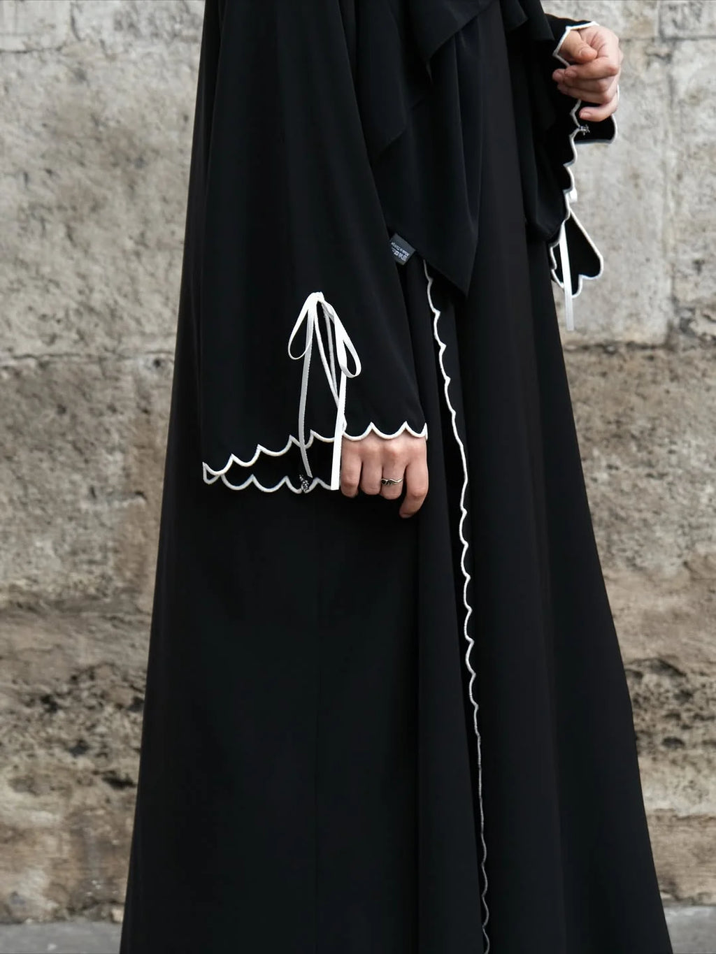 Luna Ribbon Abaya With Stoller