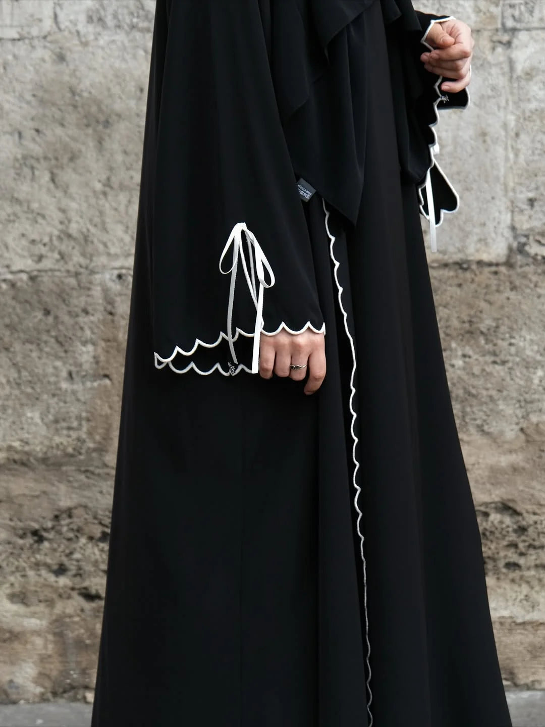 Luna Ribbon Abaya With Stoller