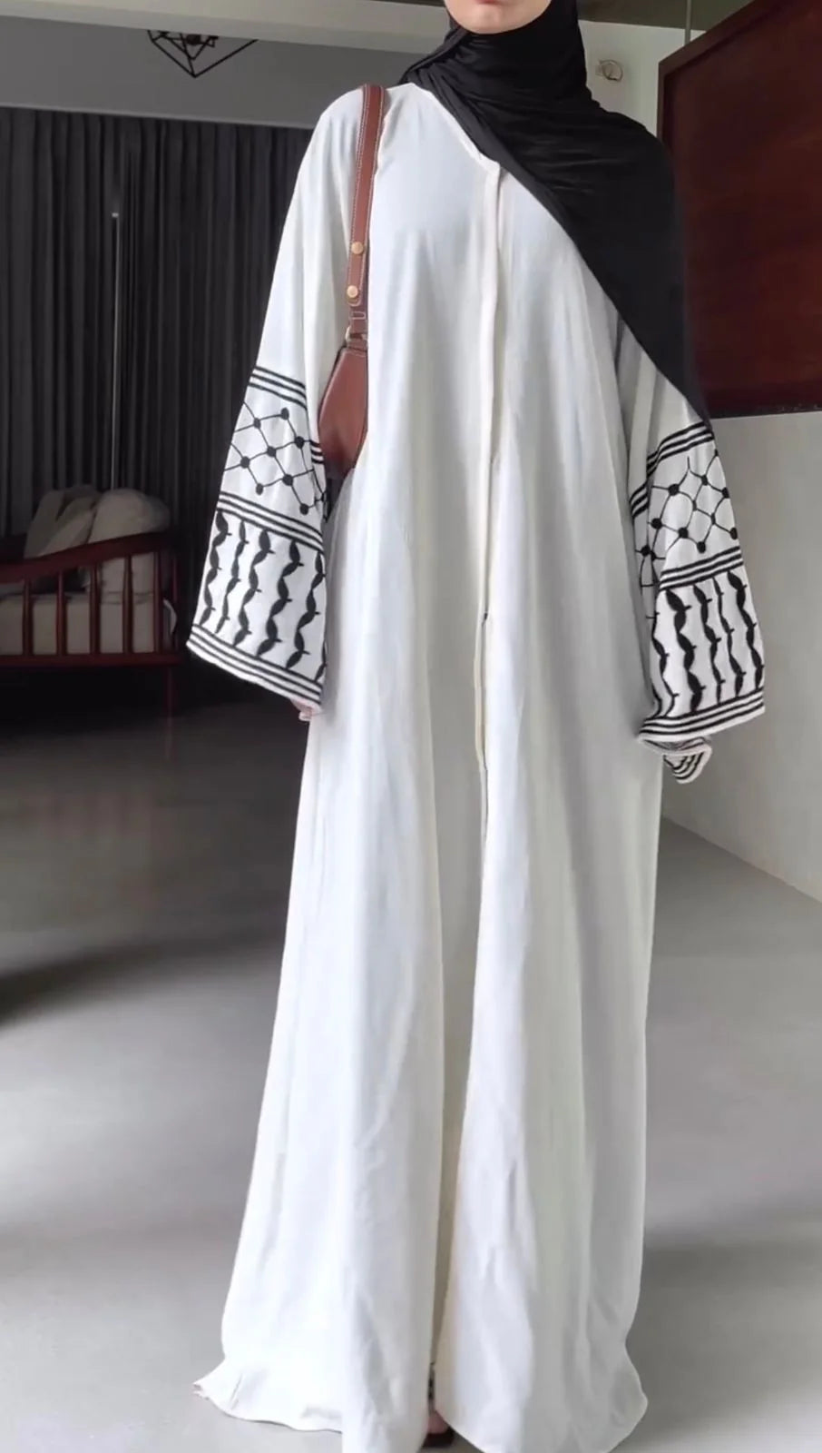 Al-Lamsa Abaya With Stoller