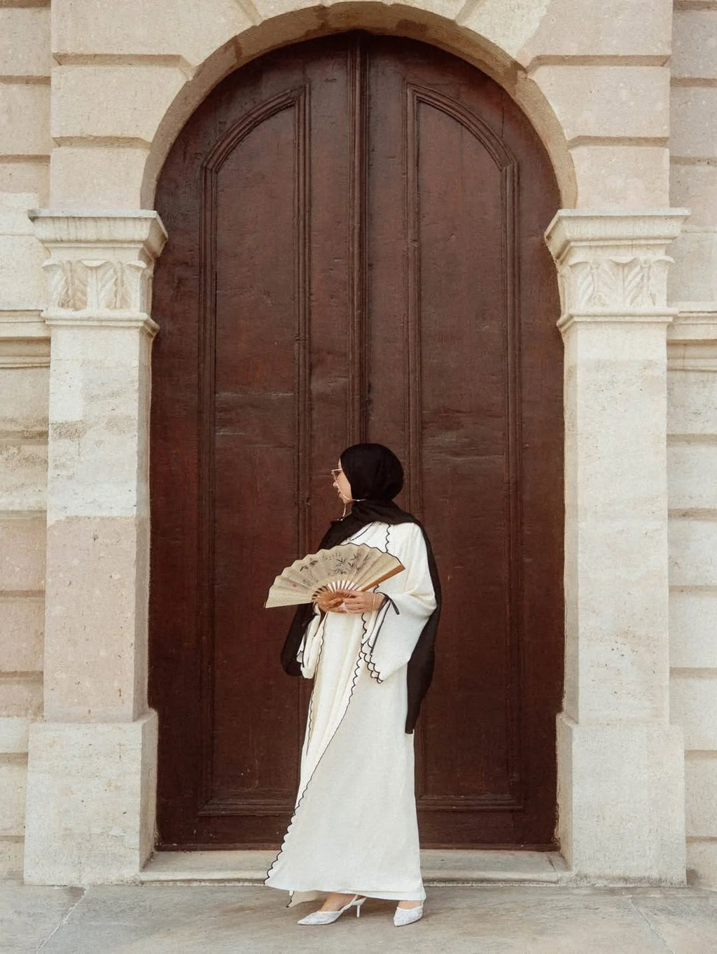 Luna Ribbon Abaya With Stoller
