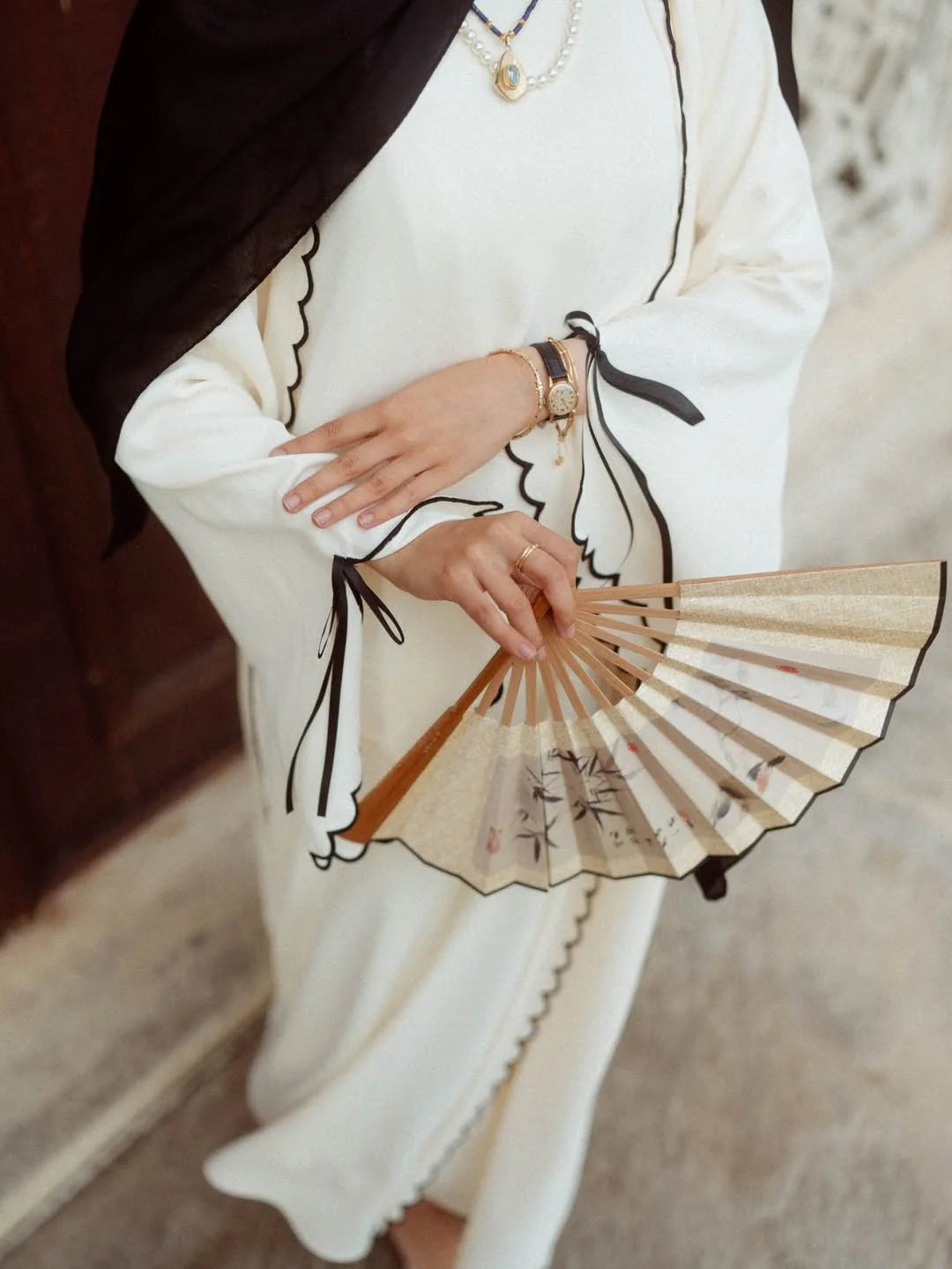 Luna Ribbon Abaya With Stoller