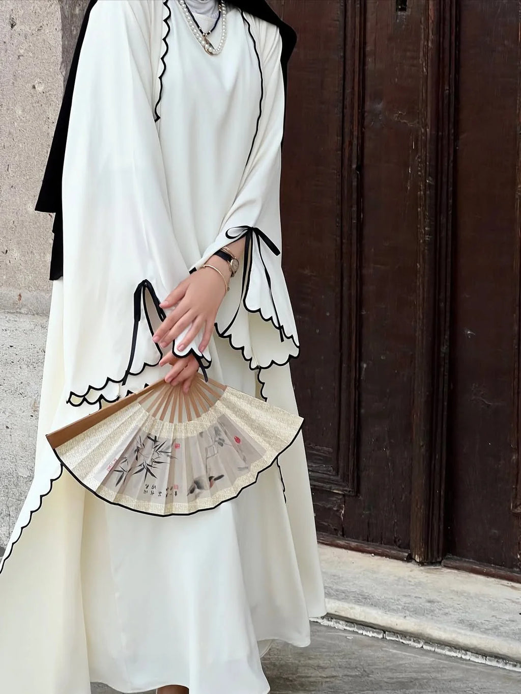 Luna Ribbon Abaya With Stoller