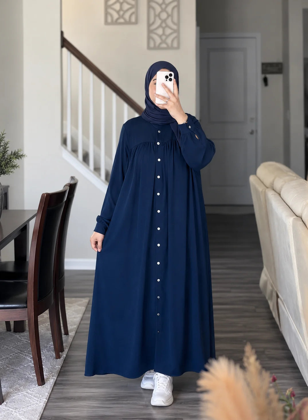Button Essence Abaya