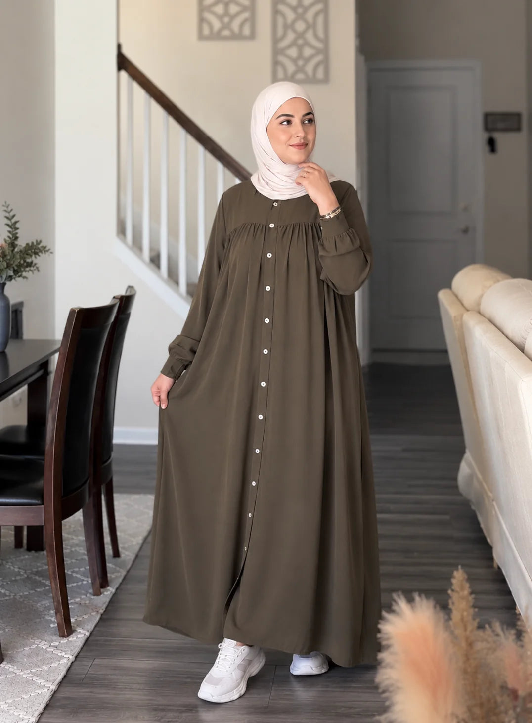 Button Essence Abaya